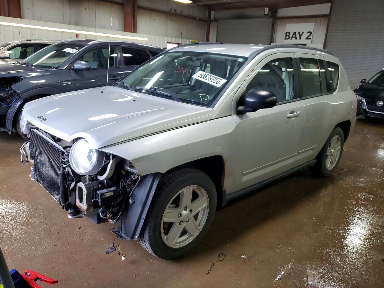 Salvage Jeep Compass Image