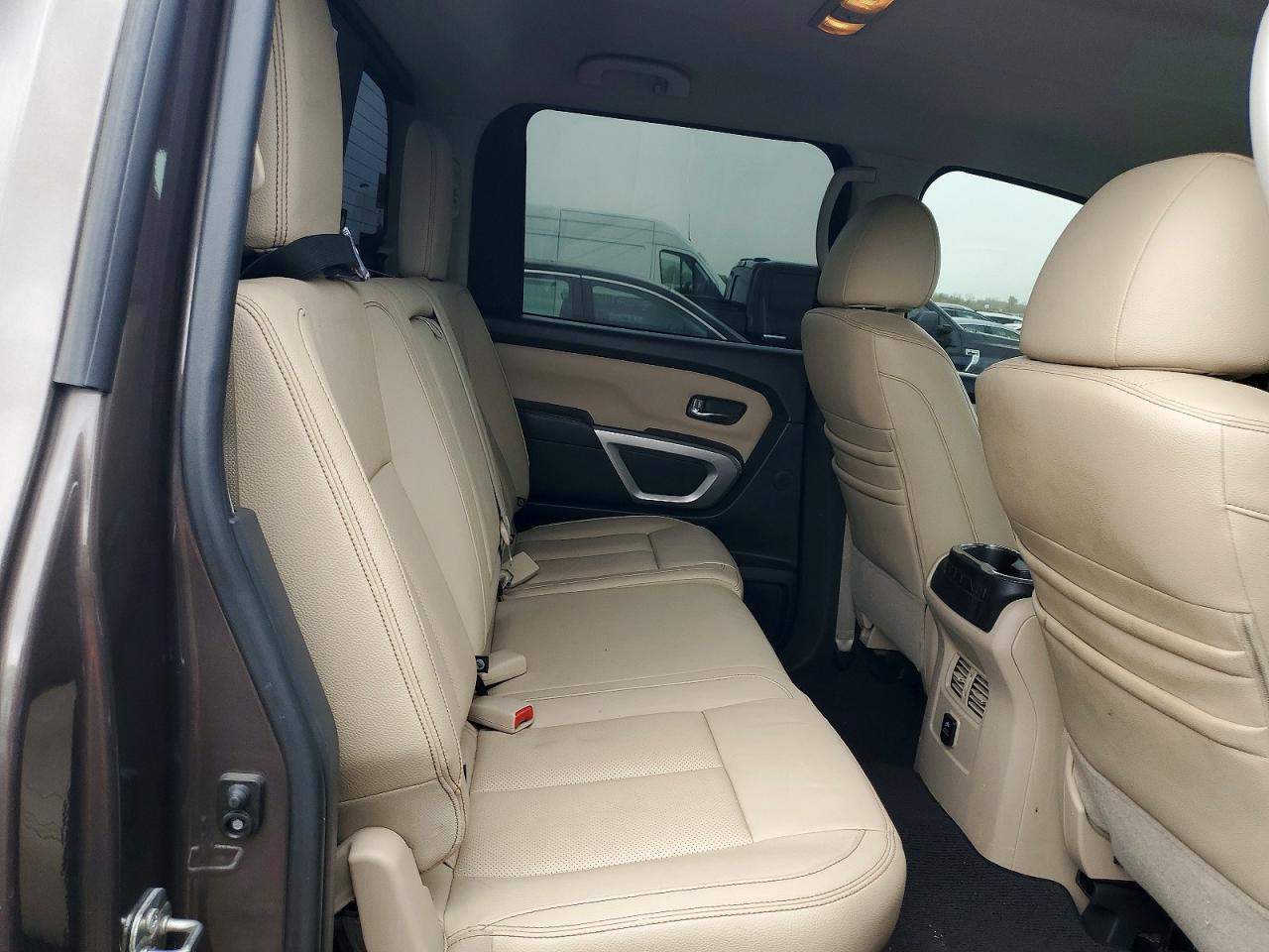 Nissan Titan Sl