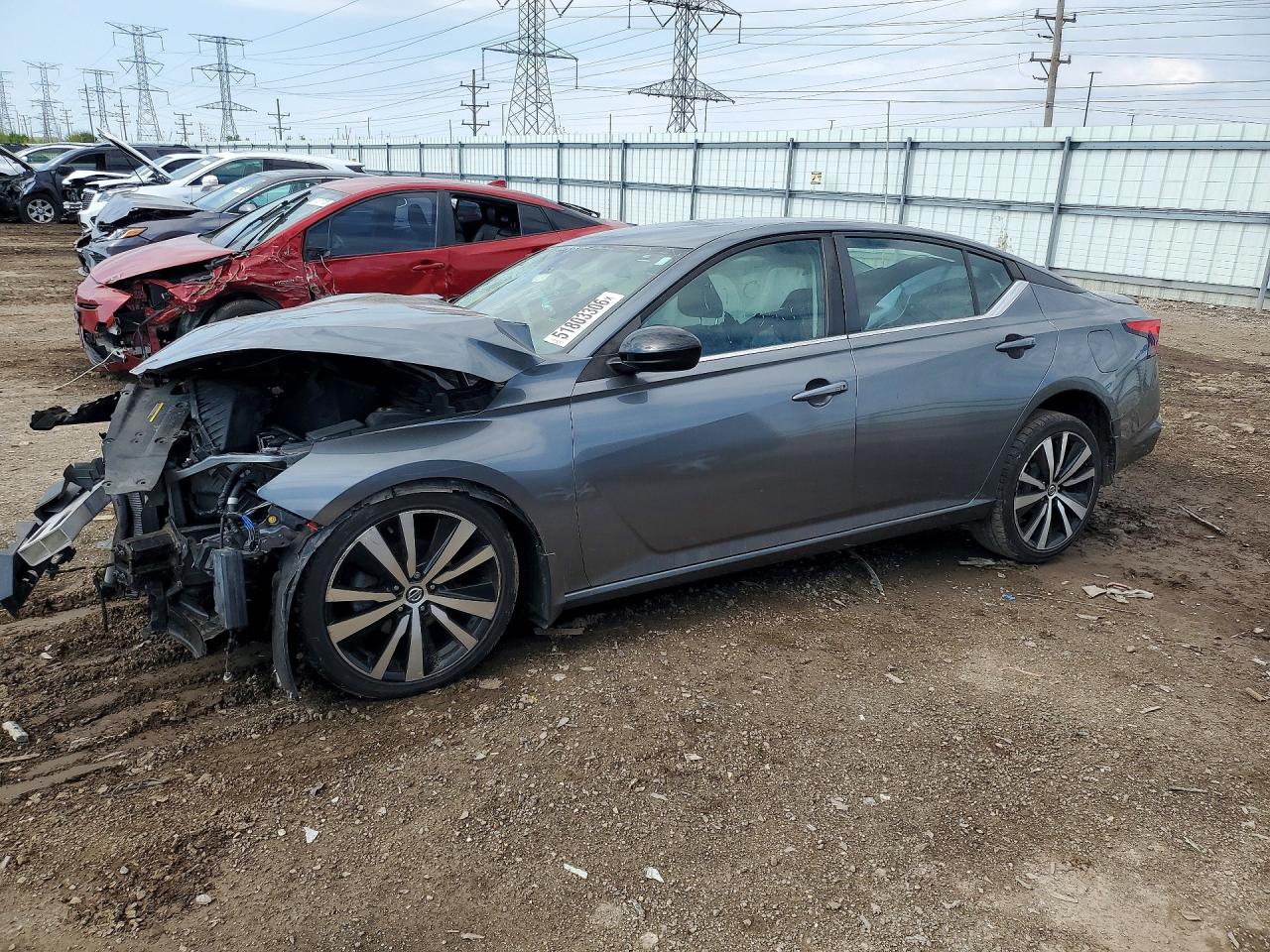 Salvage Nissan Altima Image