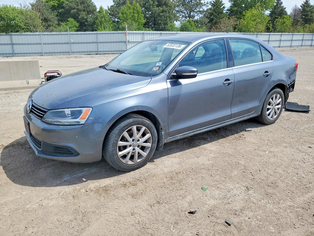 Salvage Volkswagen Jetta Image