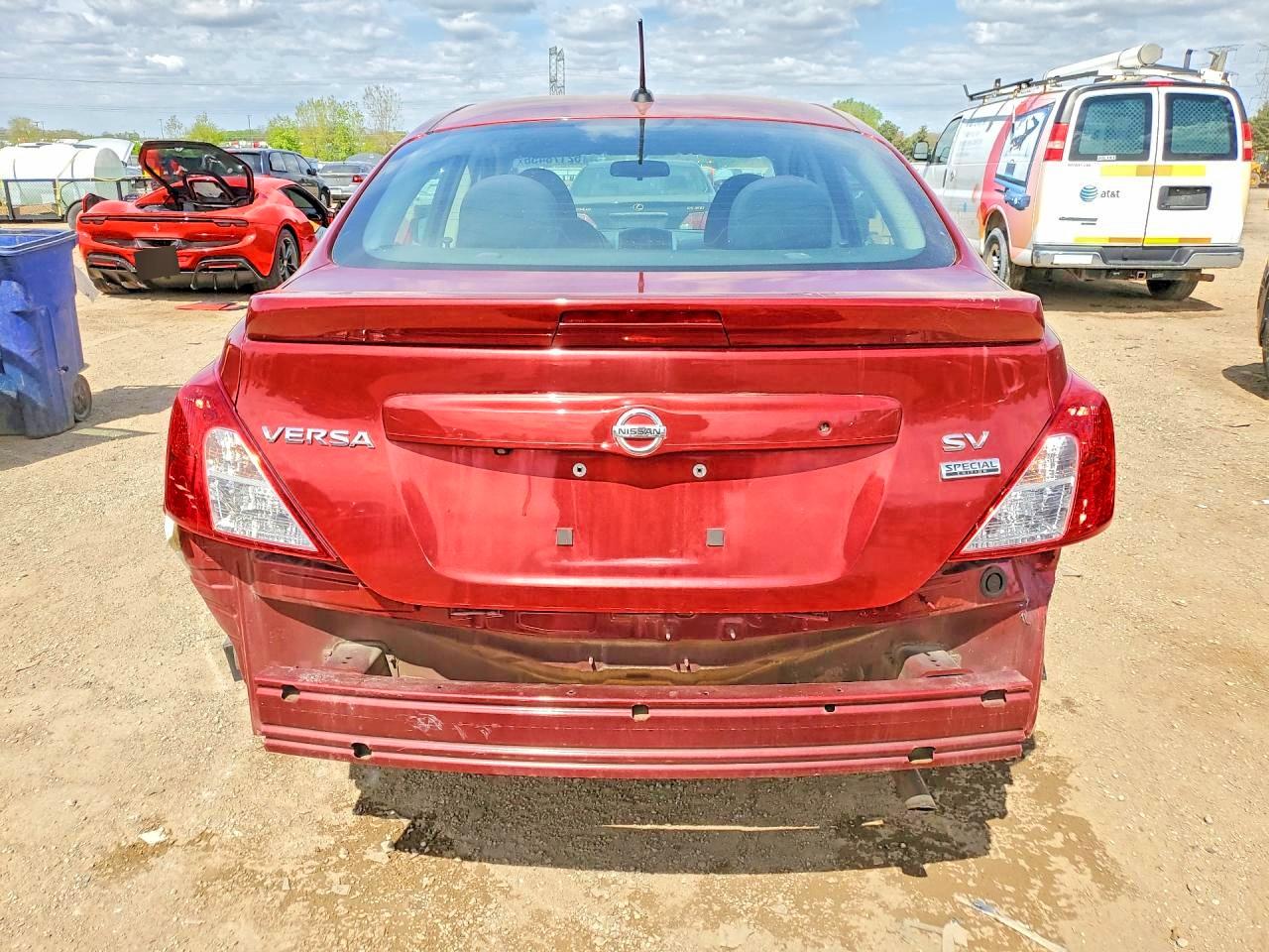 Nissan Versa 1.6 S
