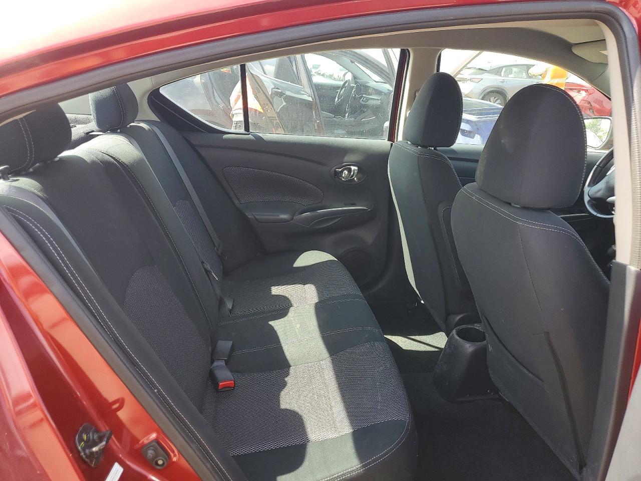 Nissan Versa 1.6 S