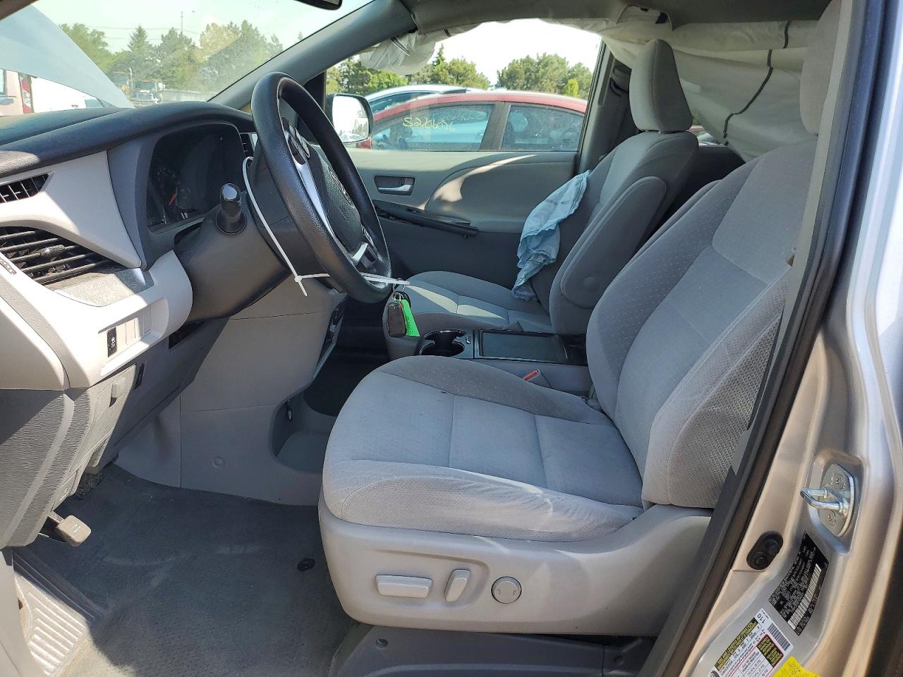 Toyota Sienna Le