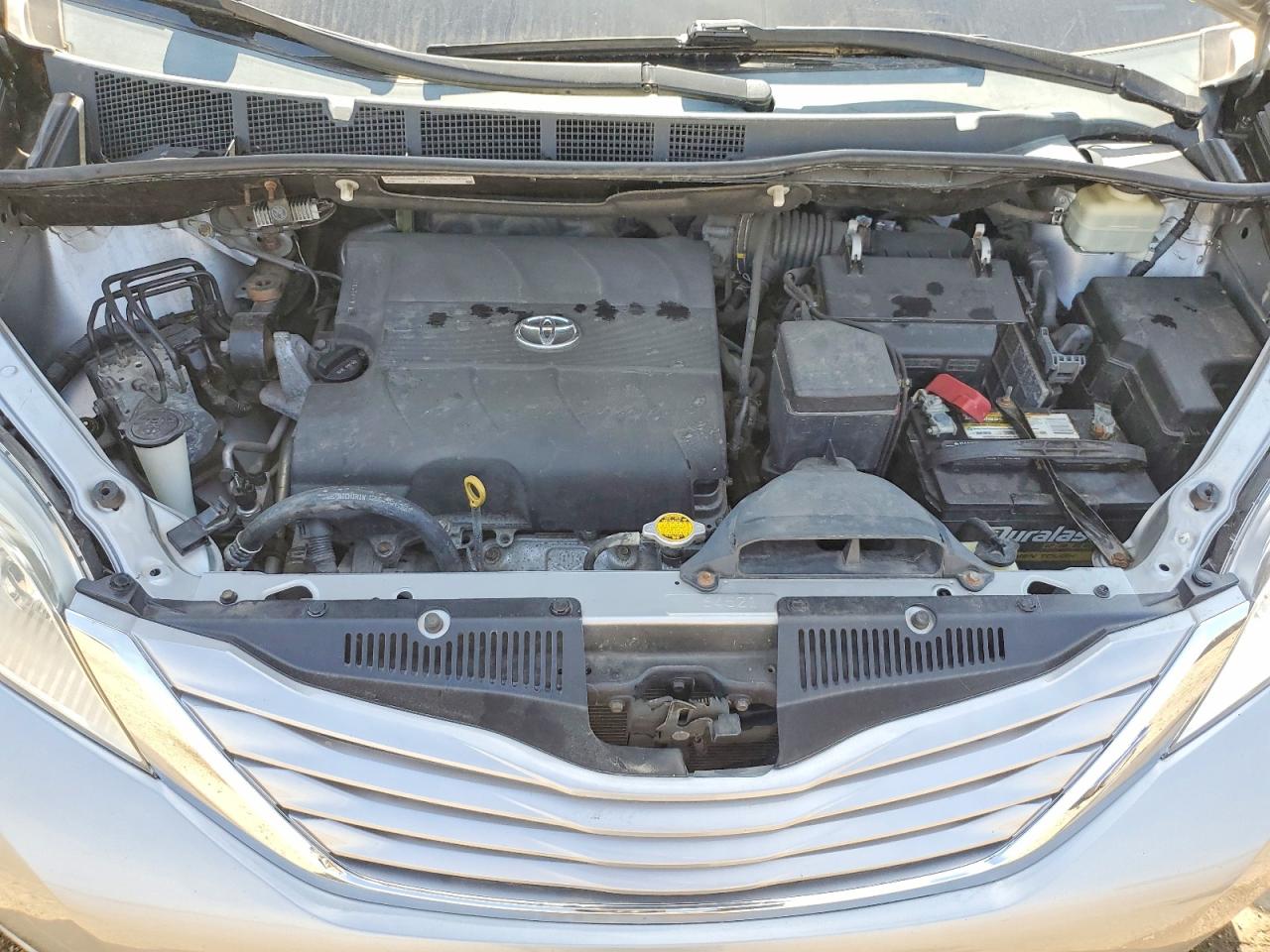 Toyota Sienna Le