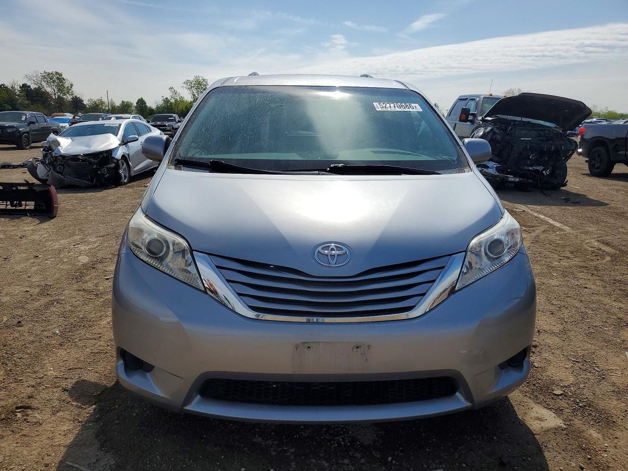 Toyota Sienna Le