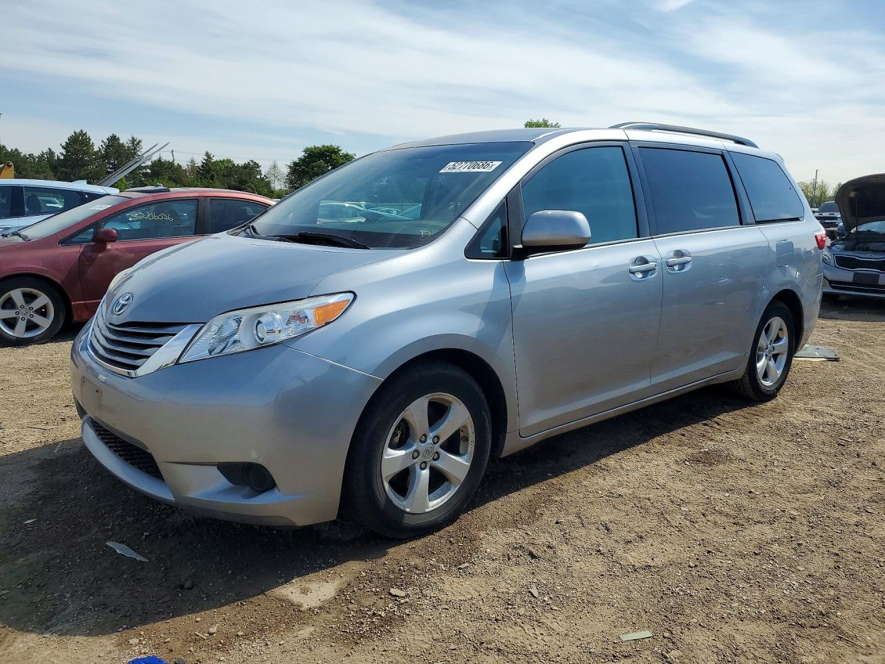 Salvage Toyota Sienna Image