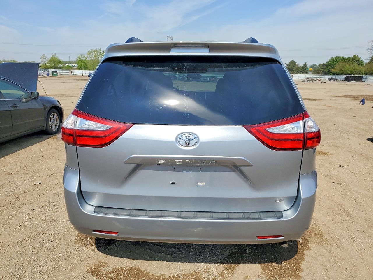 Toyota Sienna Le