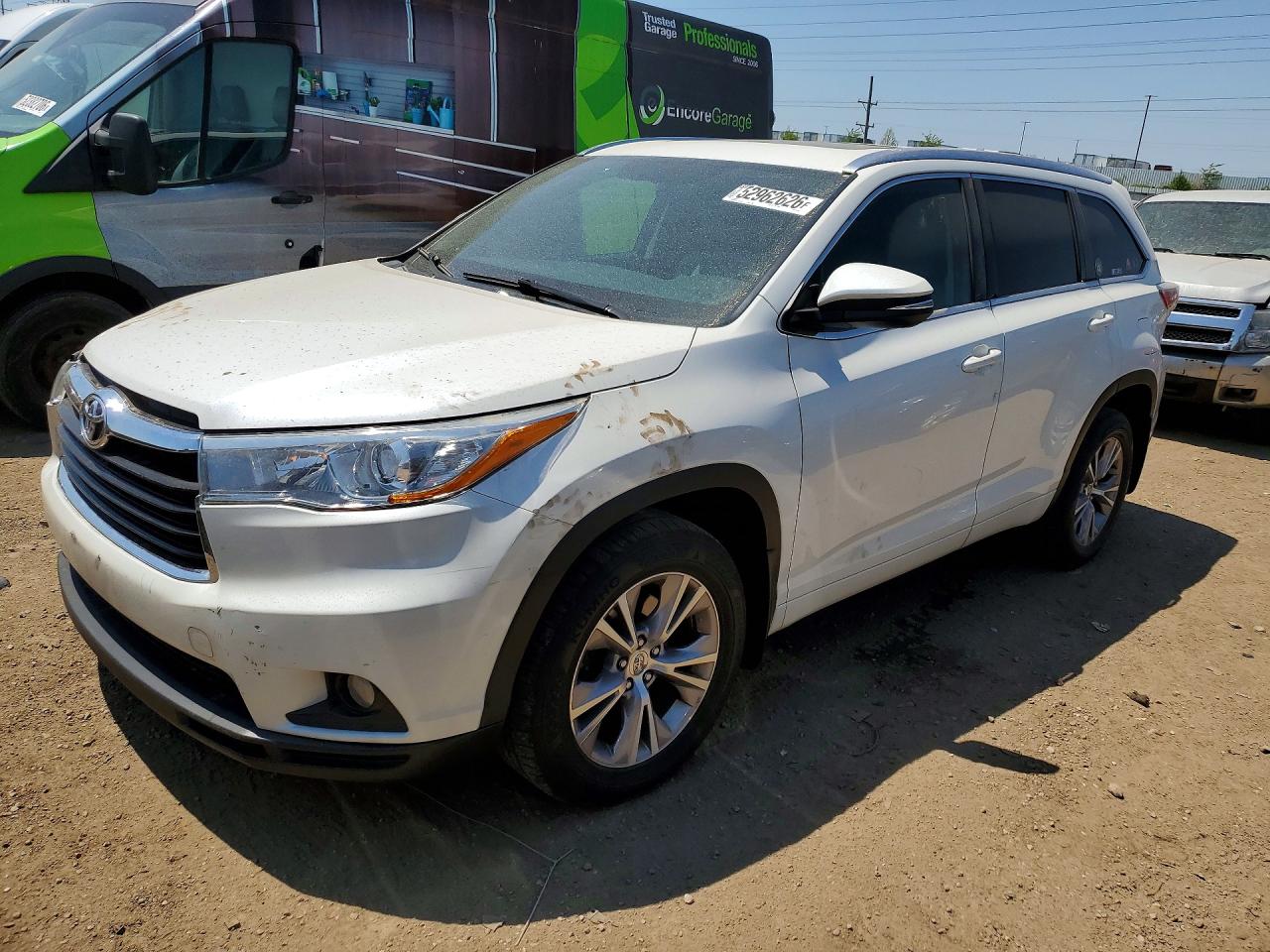 Salvage Toyota Highlander Image