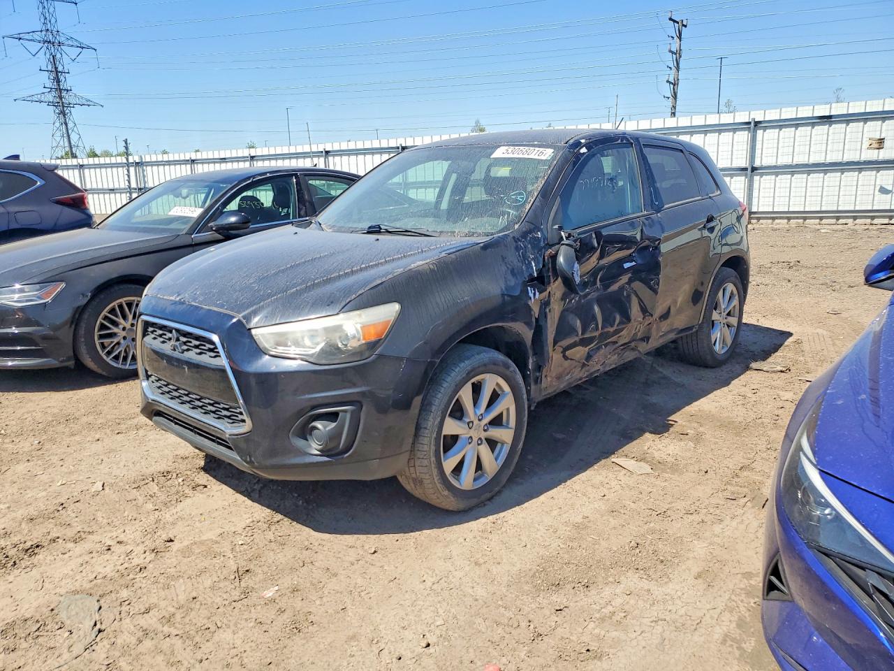 Salvage Mitsubishi Outlander Image