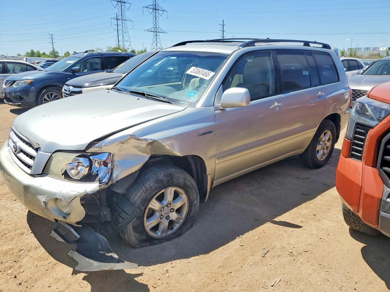 Salvage Toyota Highlander Image