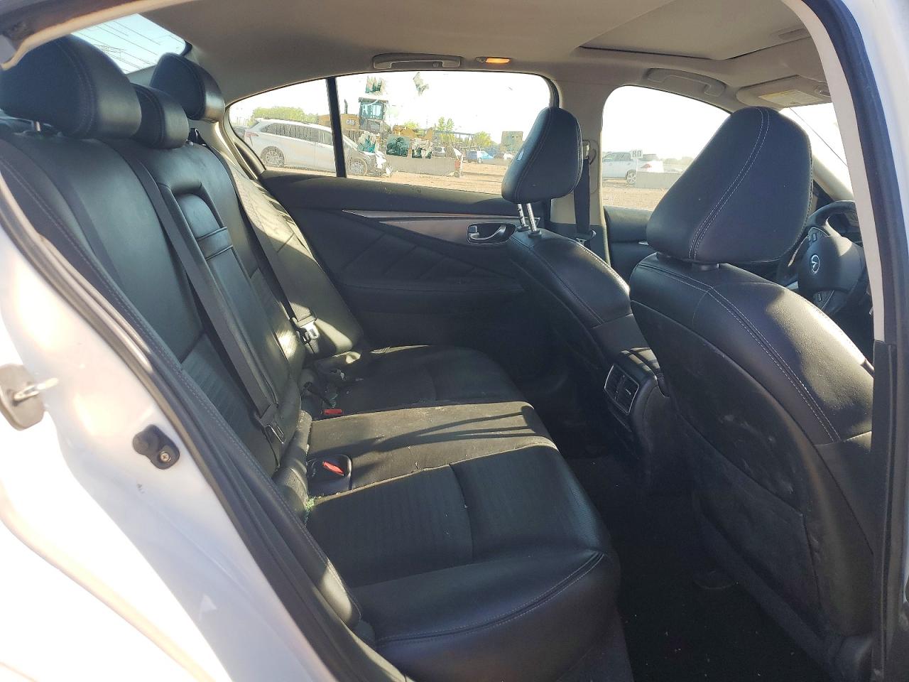 INFINITI Q50 Base