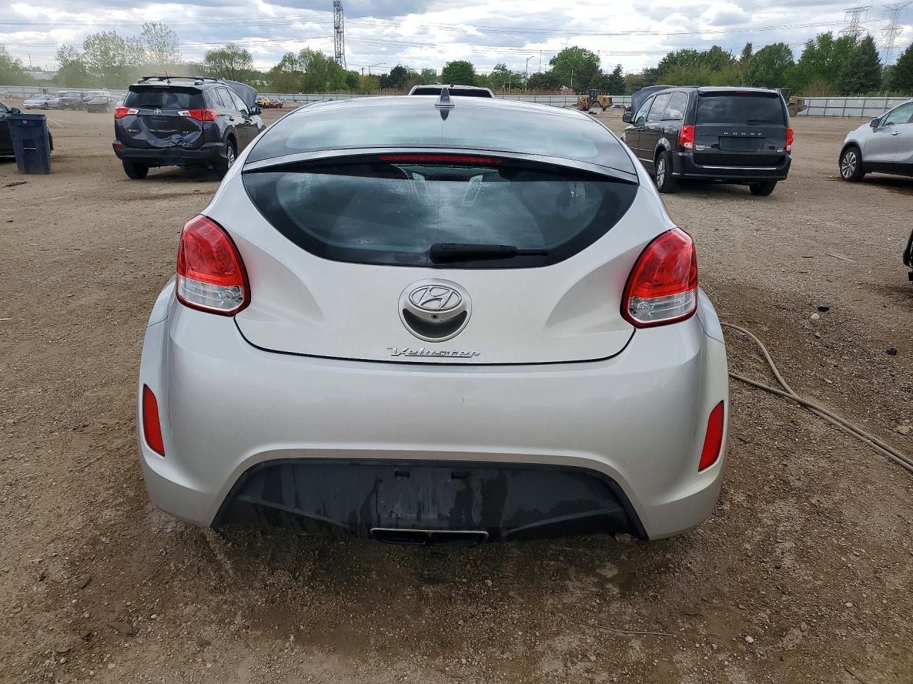 Hyundai VELOSTER Base