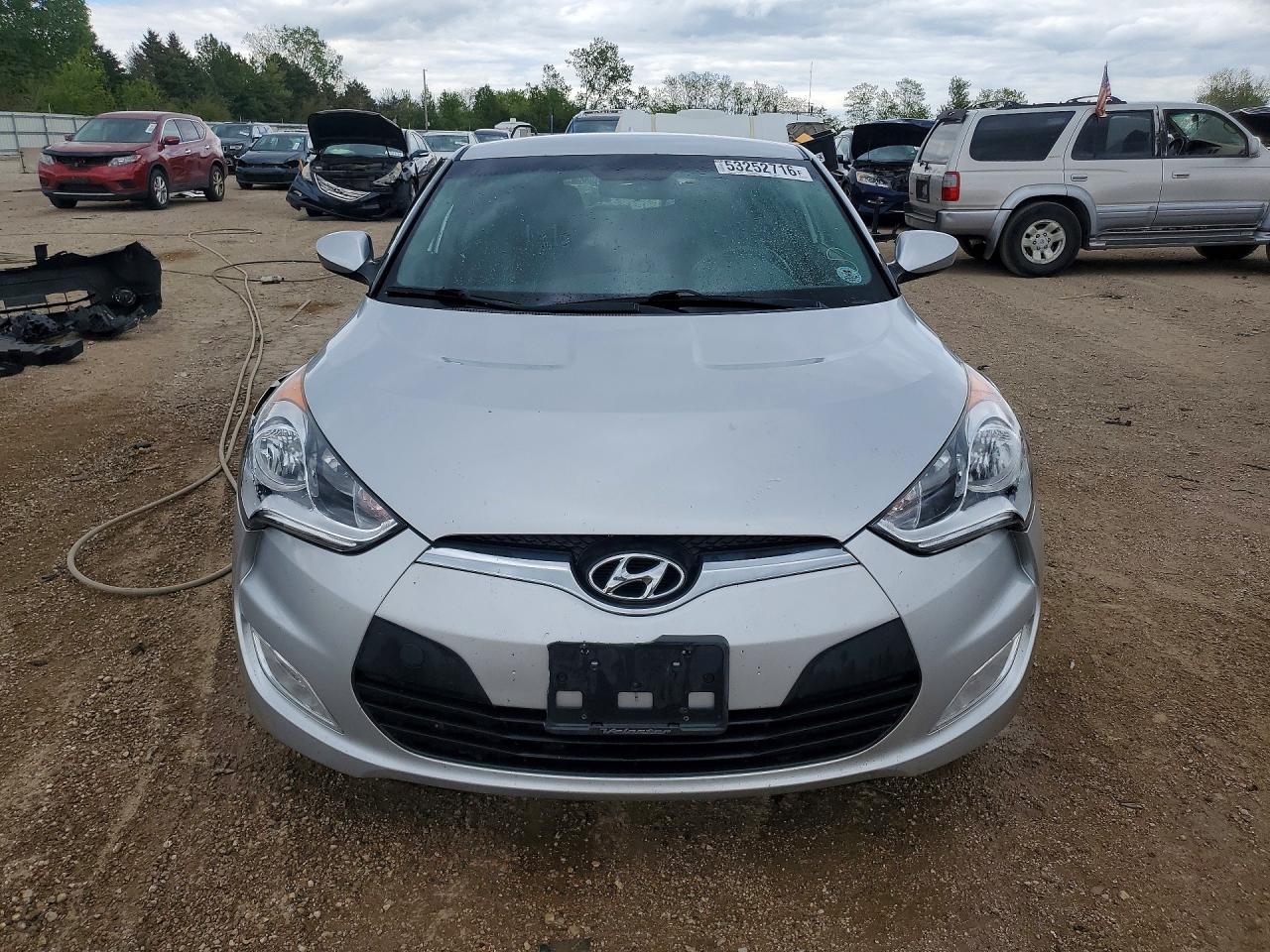 Hyundai VELOSTER Base
