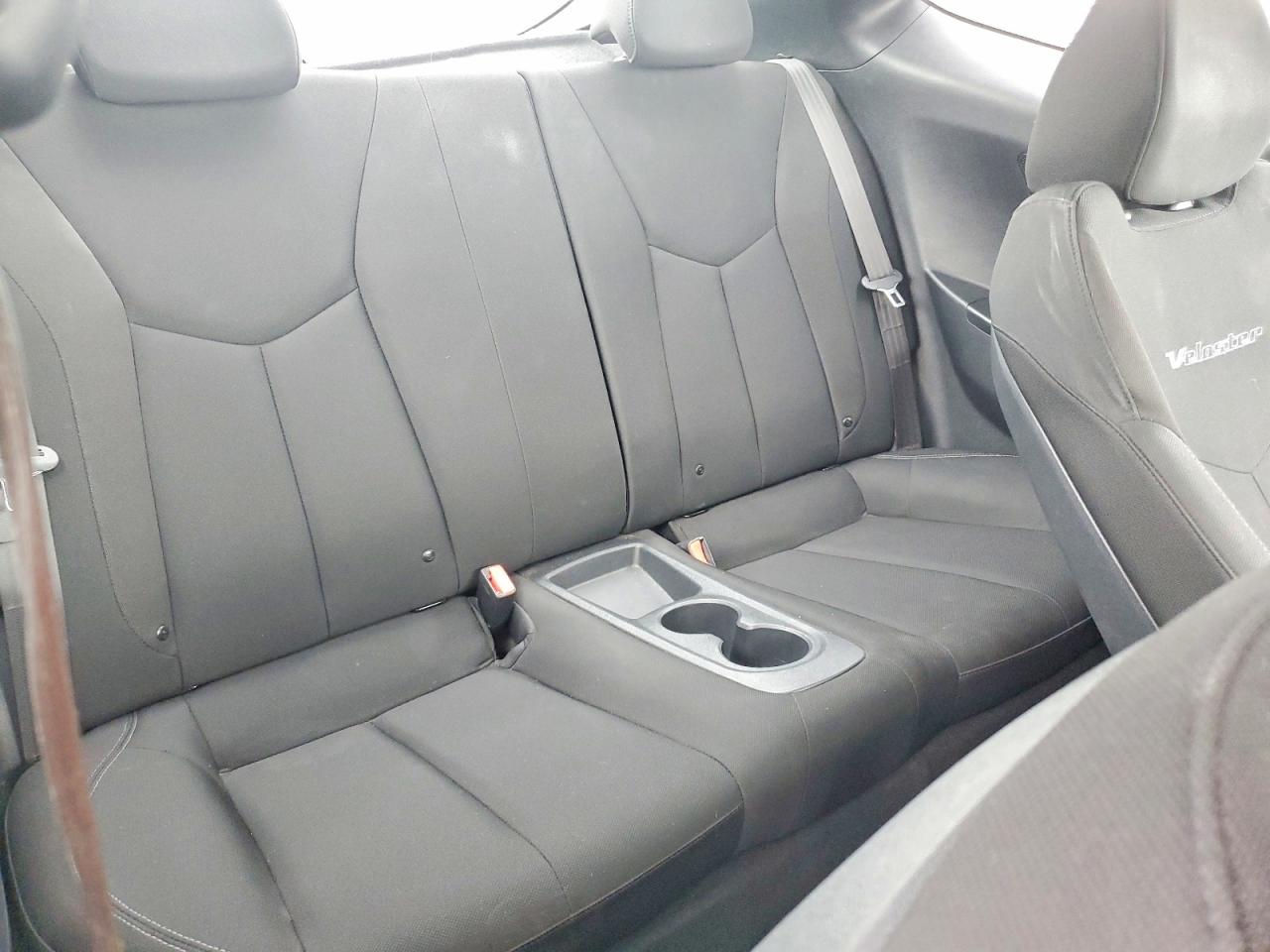 Hyundai VELOSTER Base