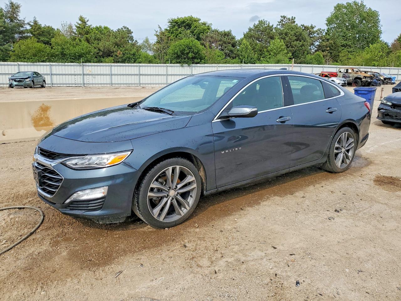 Salvage Chevrolet Malibu Image