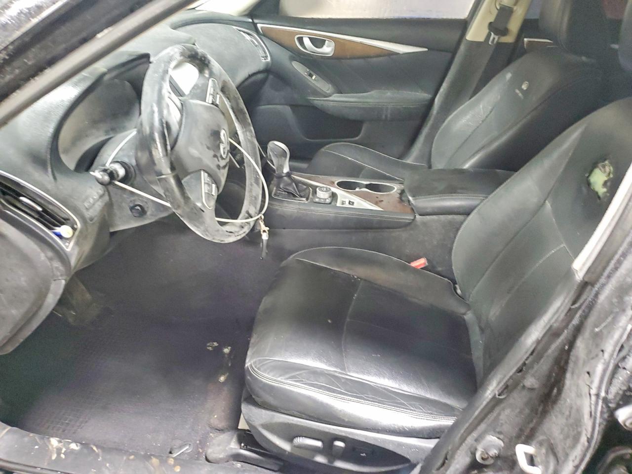 INFINITI Q50 Base