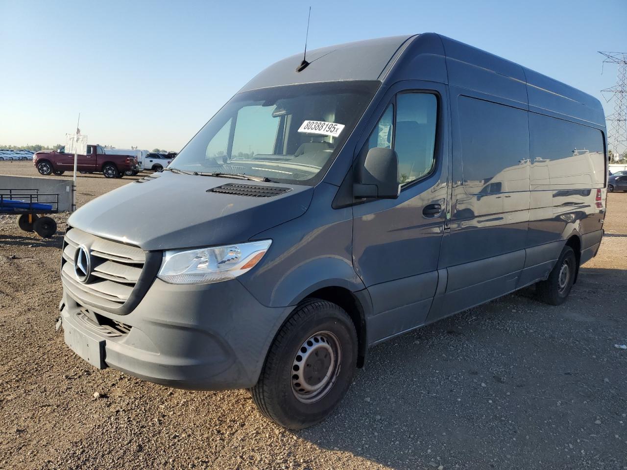 Salvage Mercedes-Benz Sprinter Image