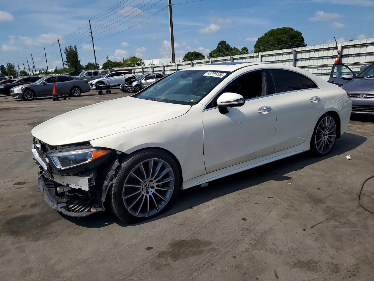 Salvage Mercedes-Benz C-Class Image