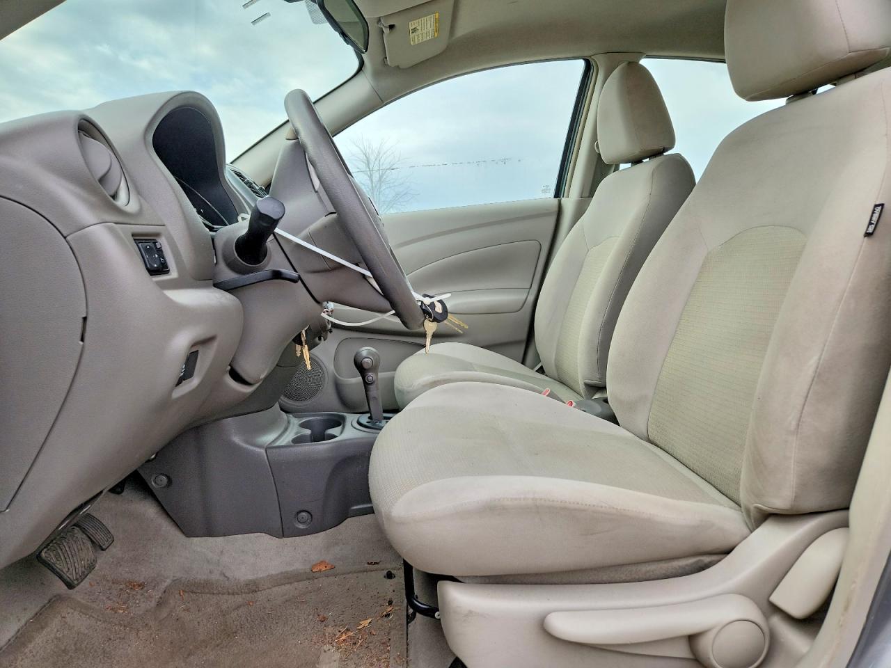 Nissan Versa 1.6 S