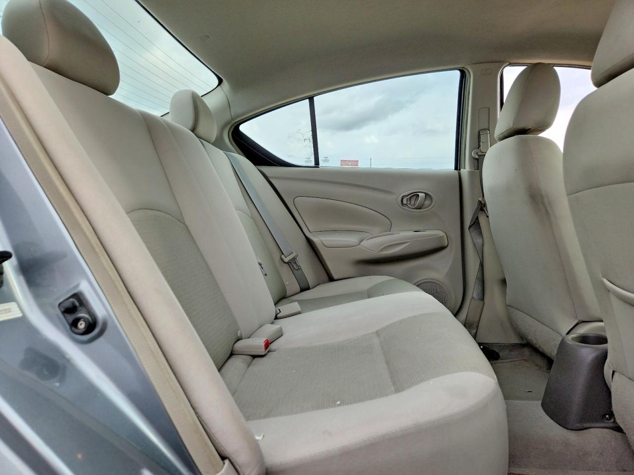Nissan Versa 1.6 S