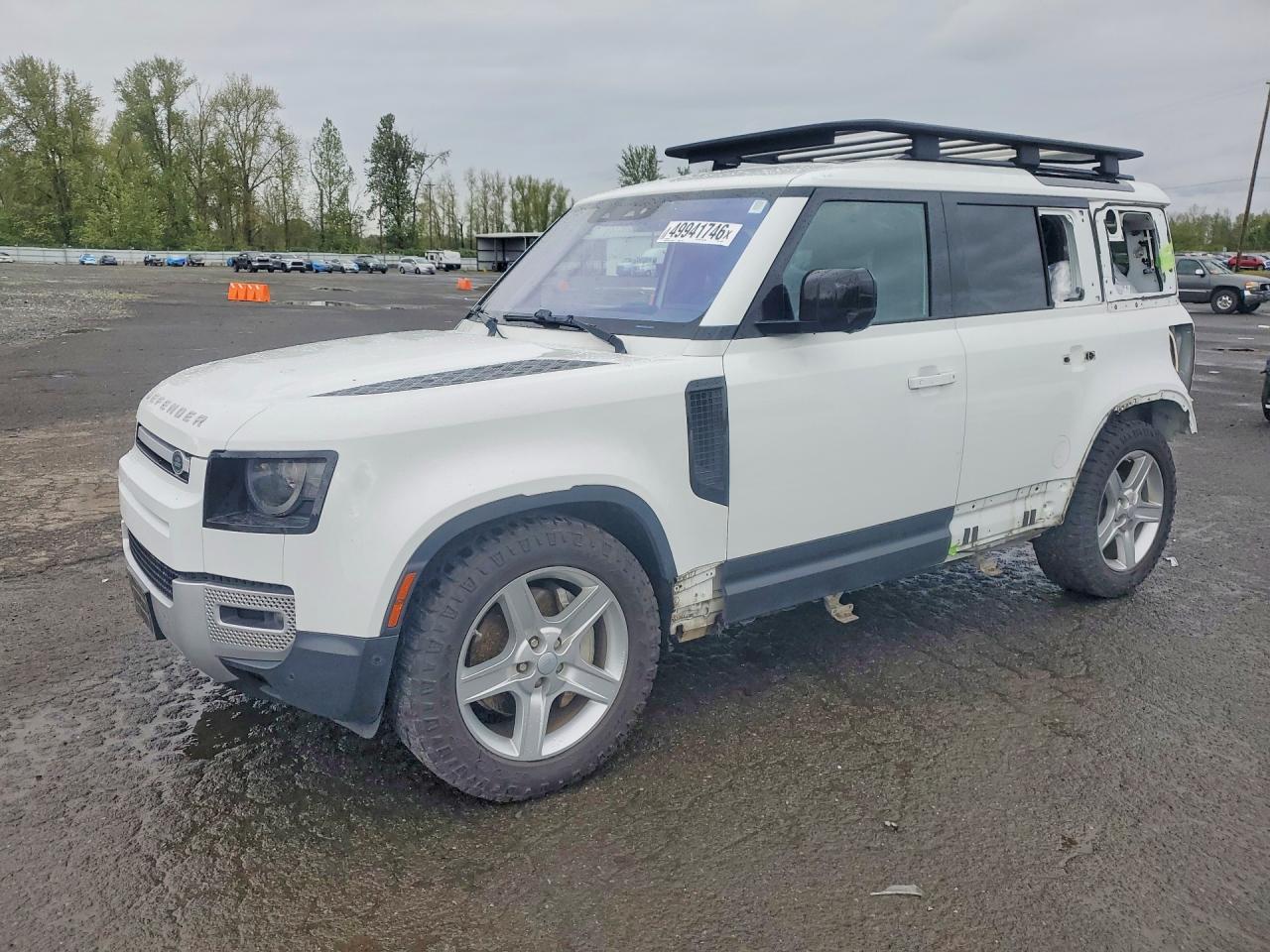 Salvage Land Rover Defender Image