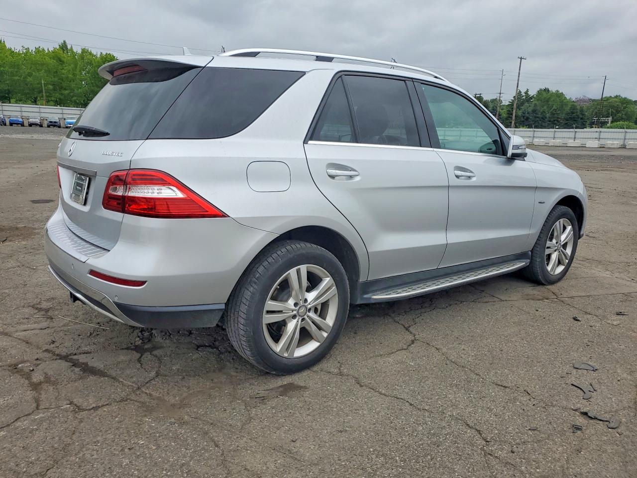 Mercedes-Benz M-Class 350 Bluetec