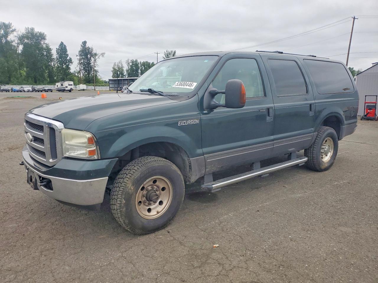 Salvage Ford Excursion Image