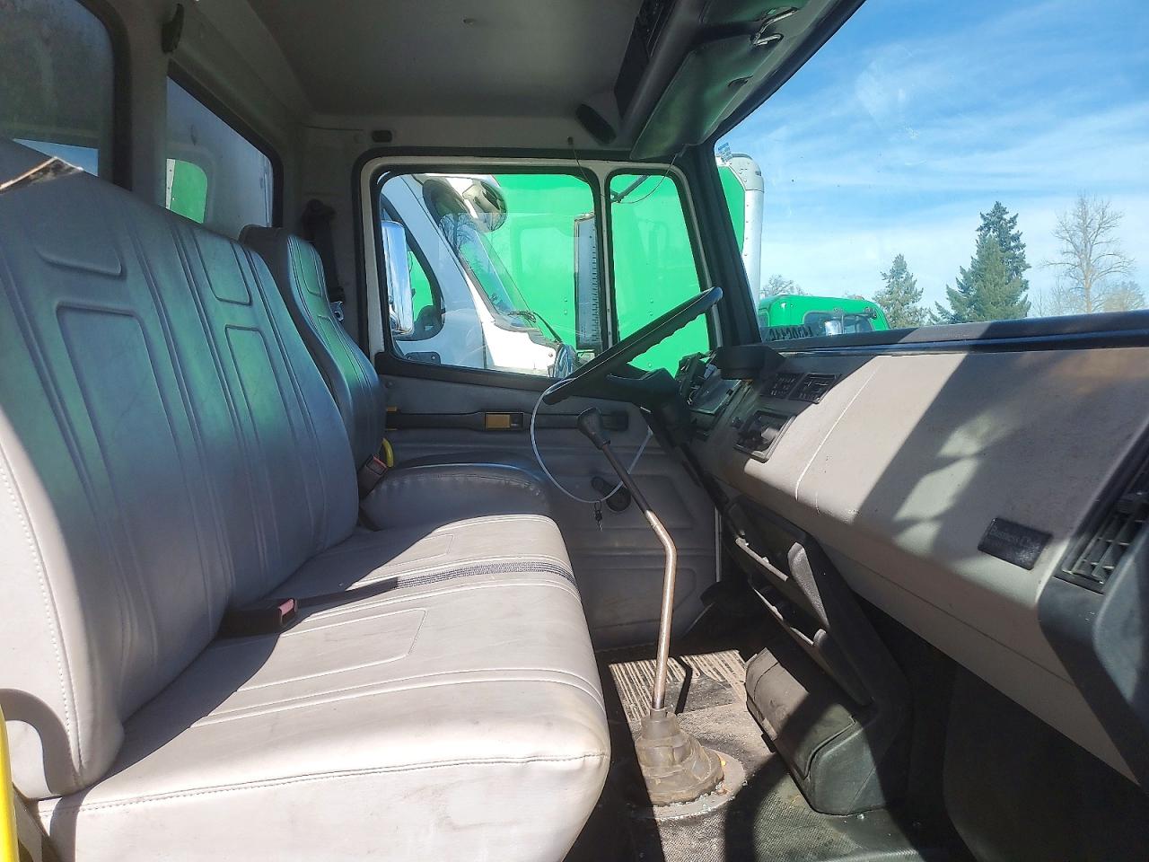 Freigliner Medium Conventional Fl70