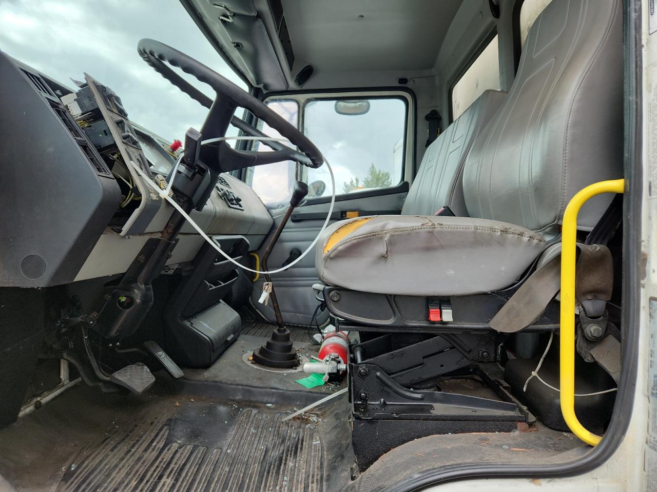 Freigliner Medium Conventional Fl70