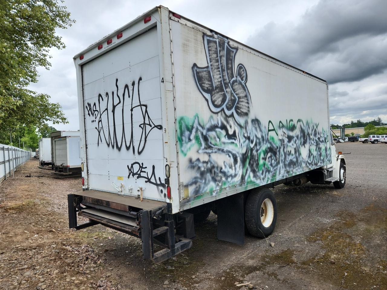 Freigliner Medium Conventional Fl70