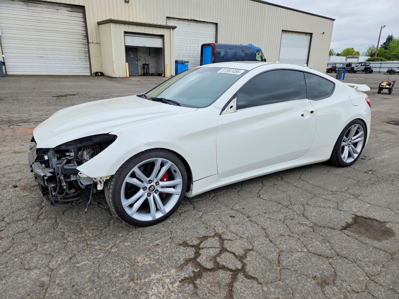 Salvage Hyundai Genesis Image