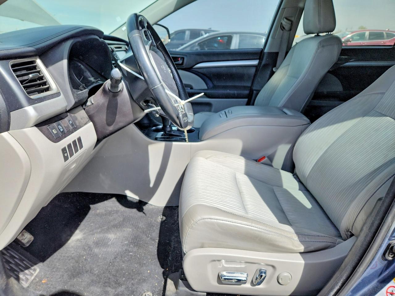 Toyota Highlander Le Plus