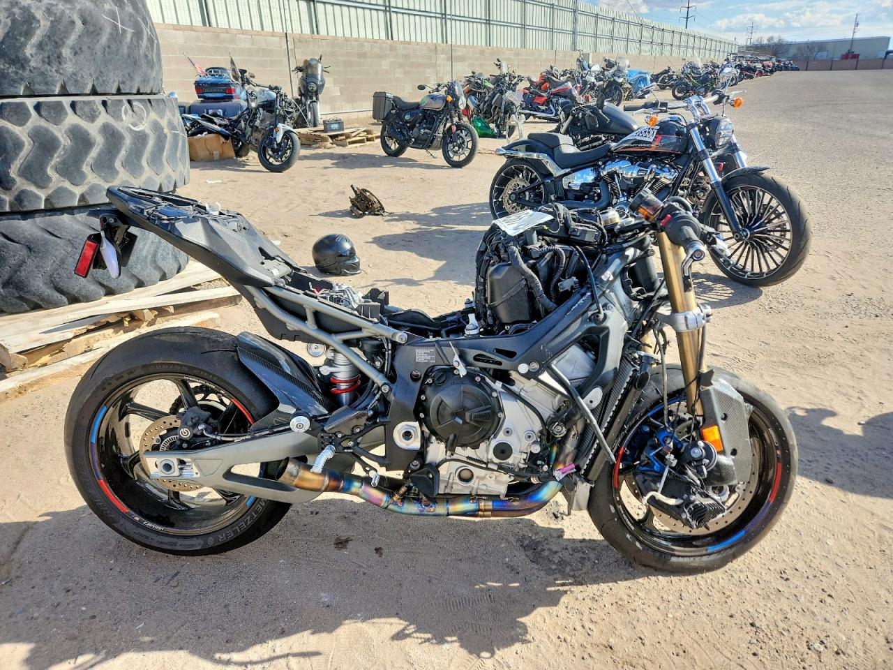 Salvage BMW S Image