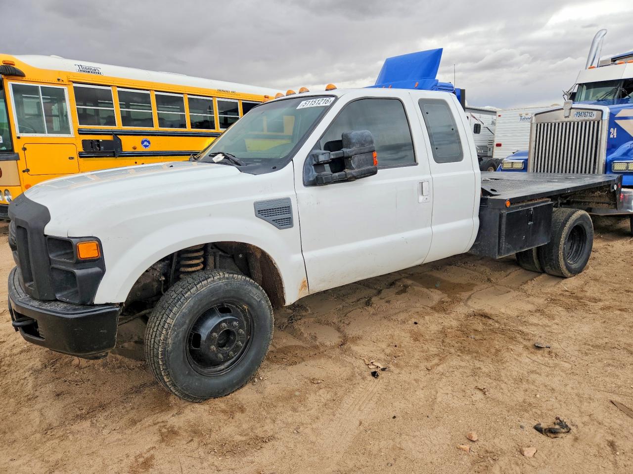 Salvage Ford F-350 Image