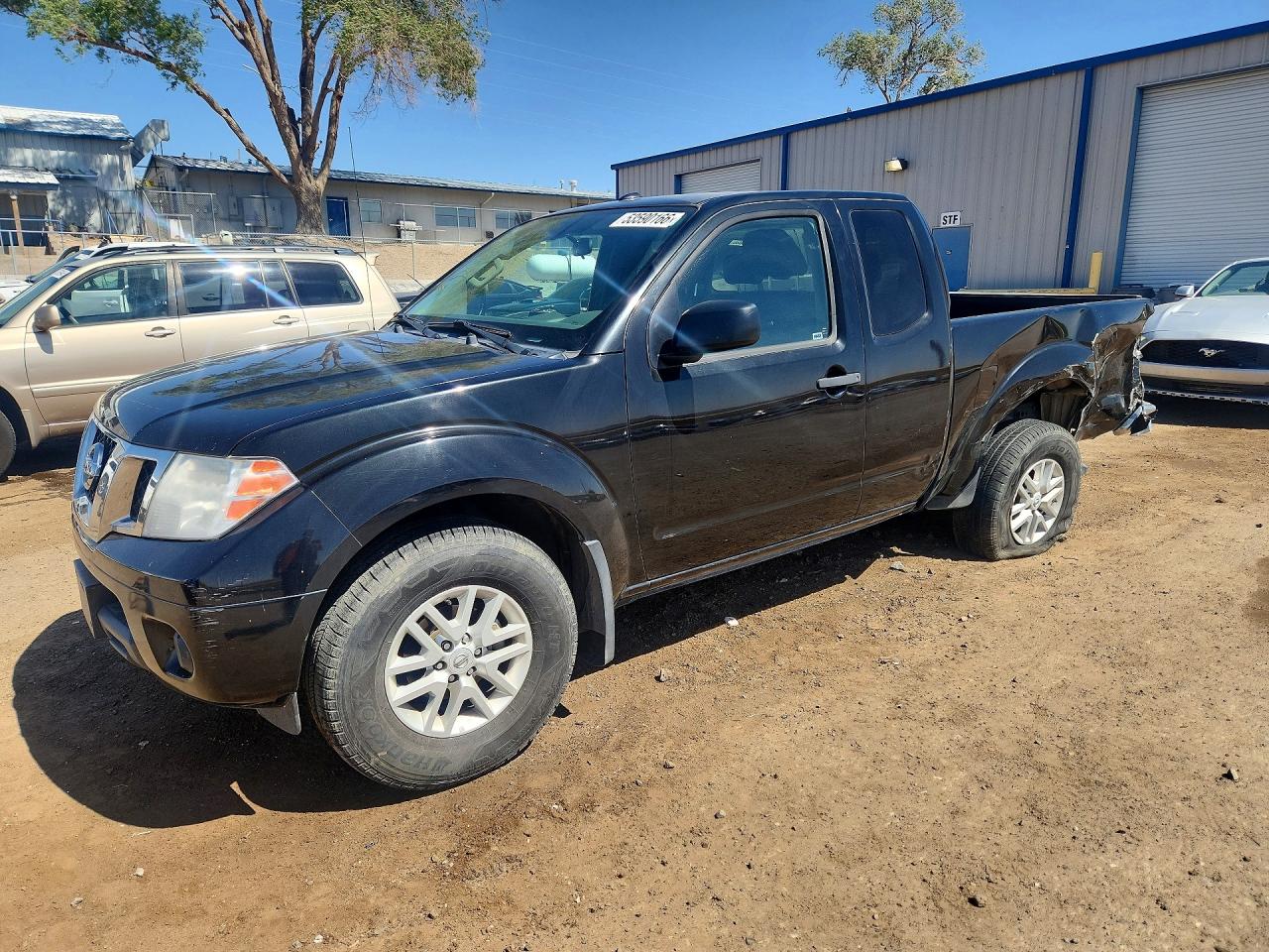 Salvage Nissan Frontier Image