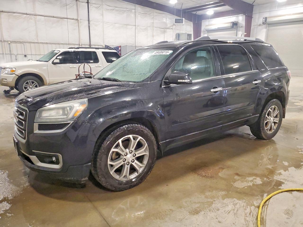 Salvage GMC Acadia Image