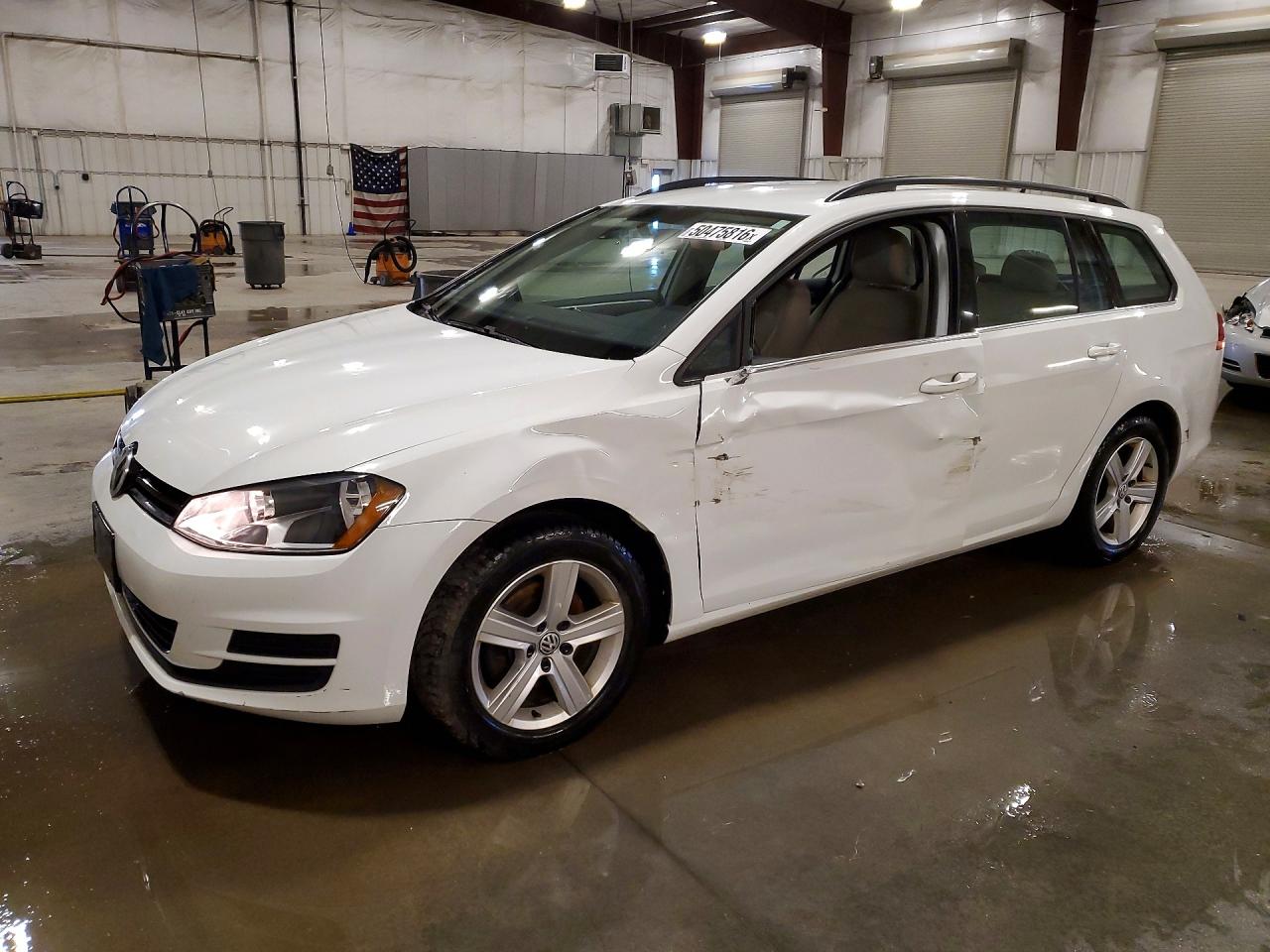 Salvage Volkswagen Golf Image