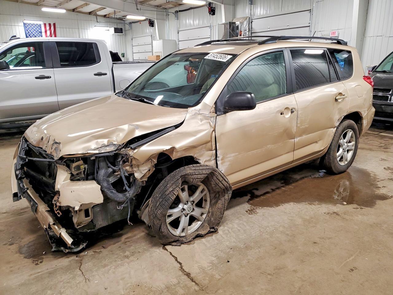 Salvage Toyota RAV4 Image