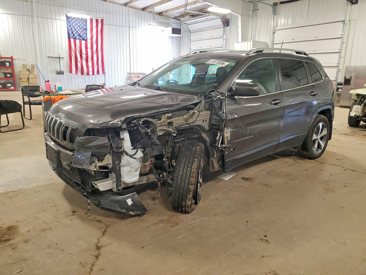Salvage Jeep Grand Cherokee Image