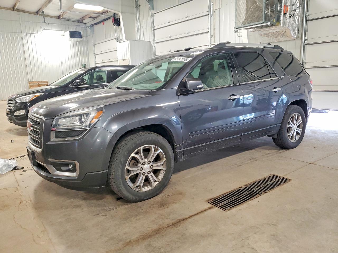 Salvage GMC Acadia Image