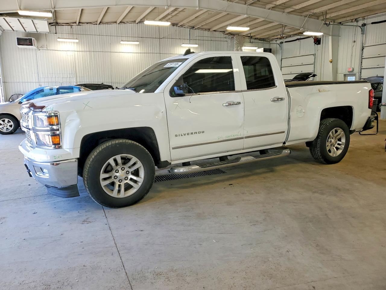 Salvage Chevrolet Silverado Image
