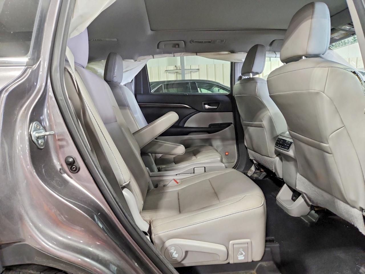 Toyota Highlander Limited Platinum