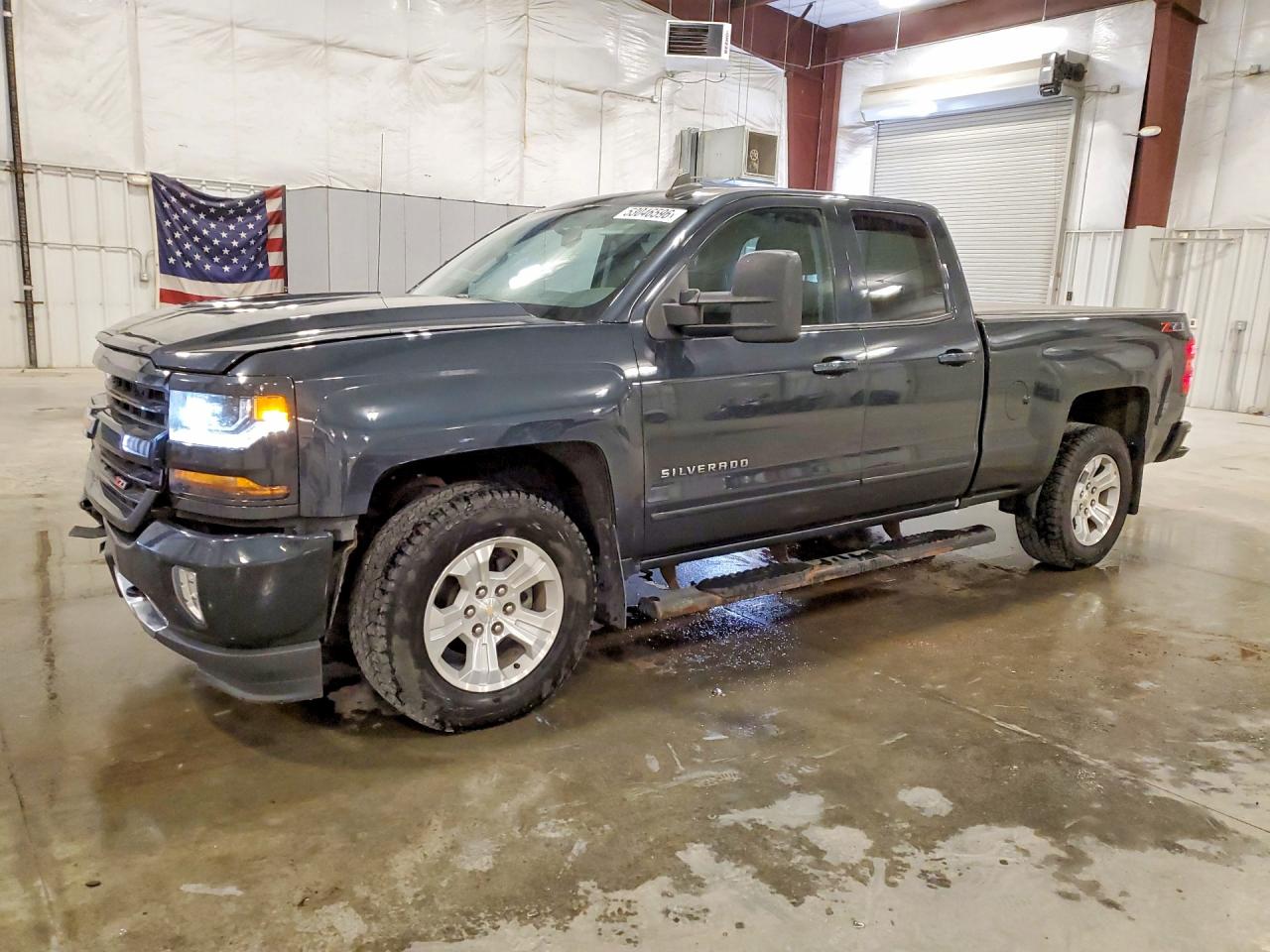 Salvage Chevrolet Silverado Image