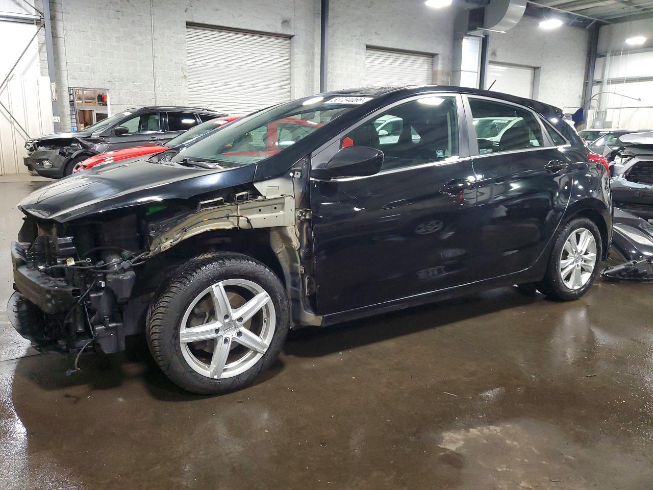 Salvage Hyundai ELANTRA Image