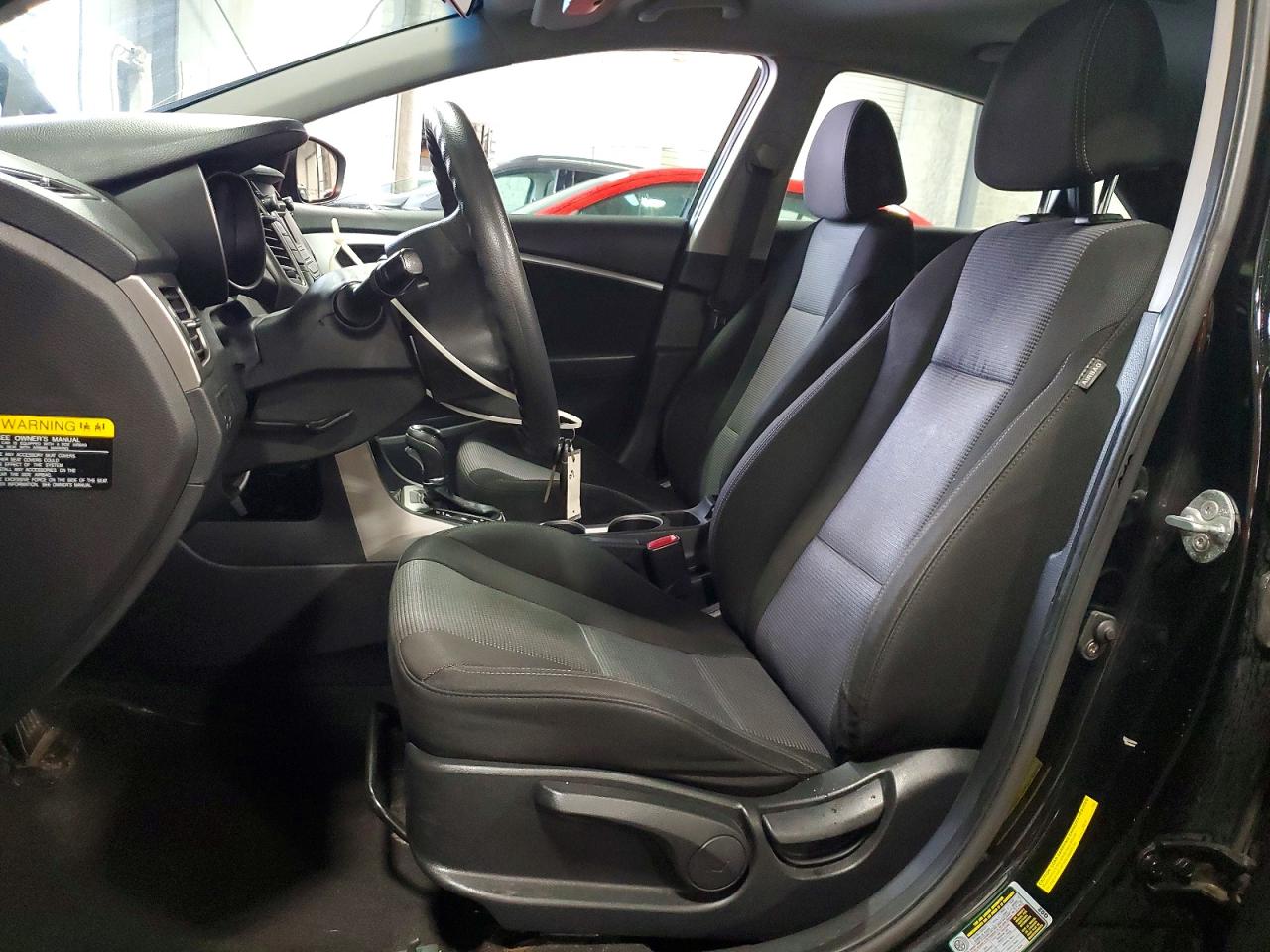 Hyundai ELANTRA Base