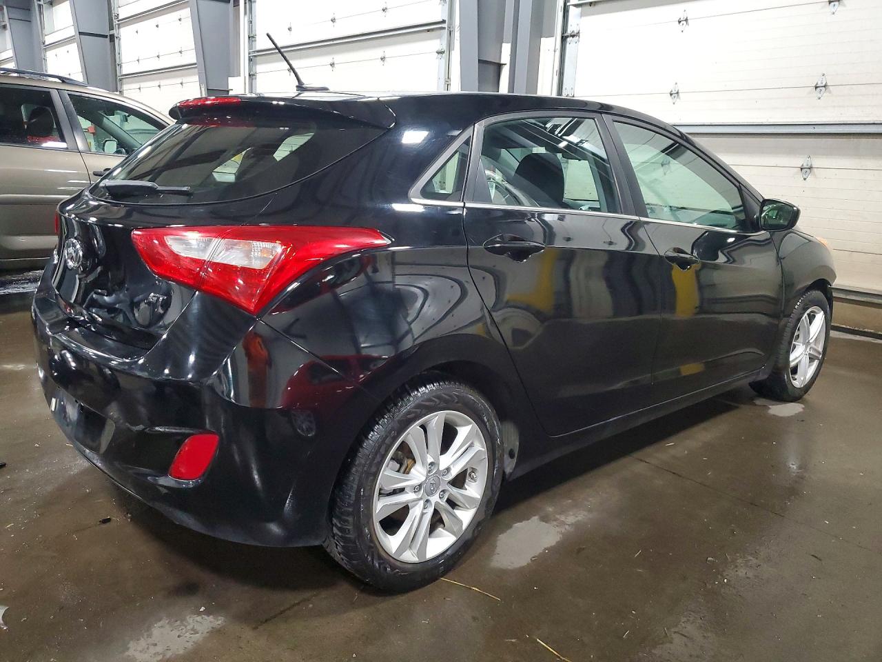 Hyundai ELANTRA Base