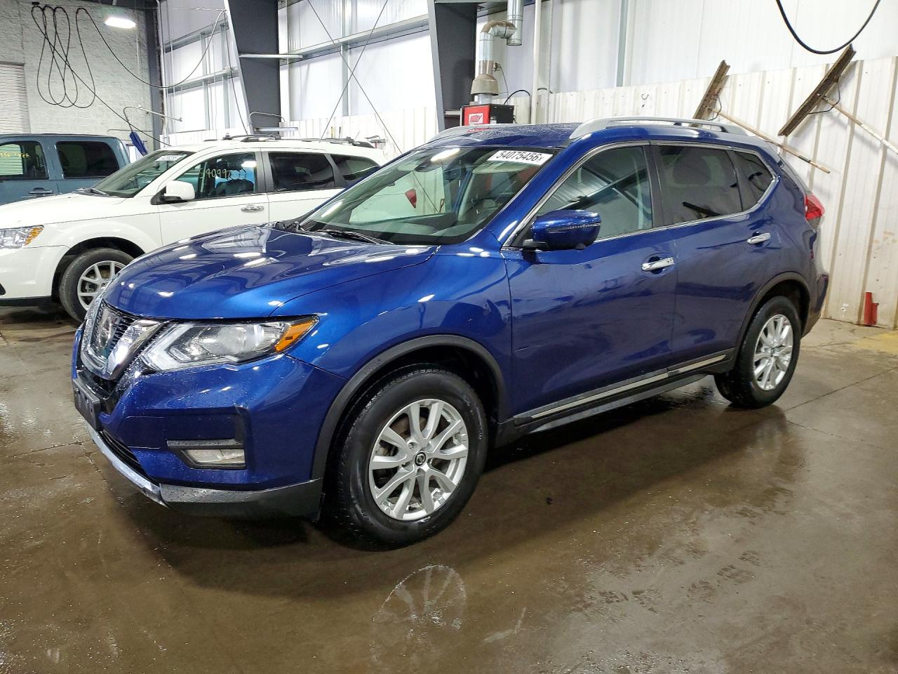 Salvage Nissan Rogue Image