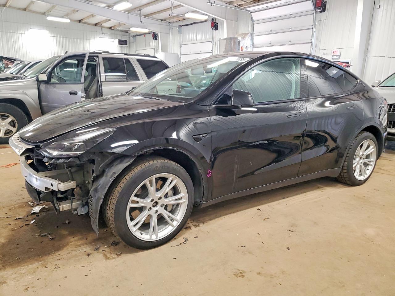 Salvage Tesla Model Y Image