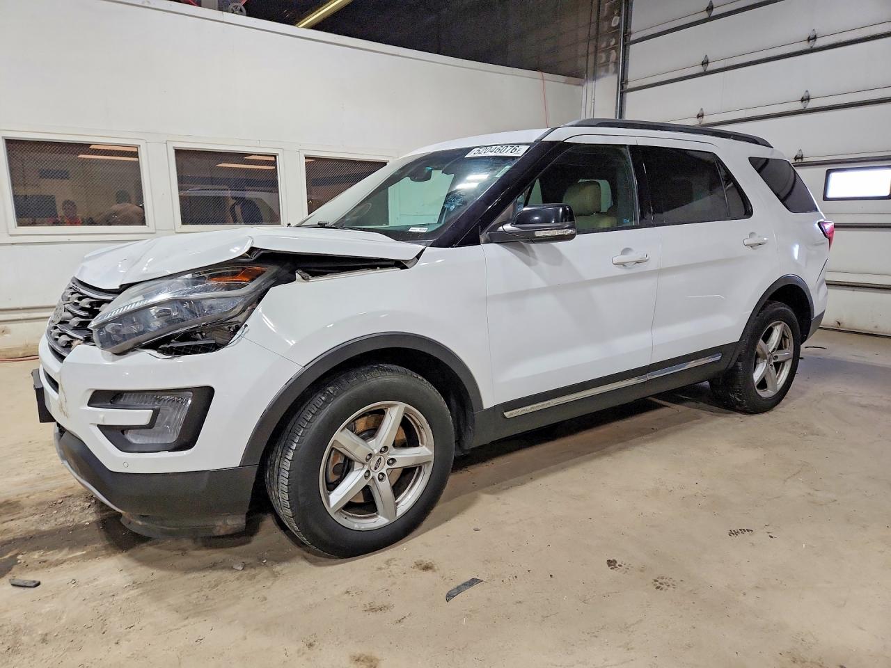 Salvage Ford Explorer Image
