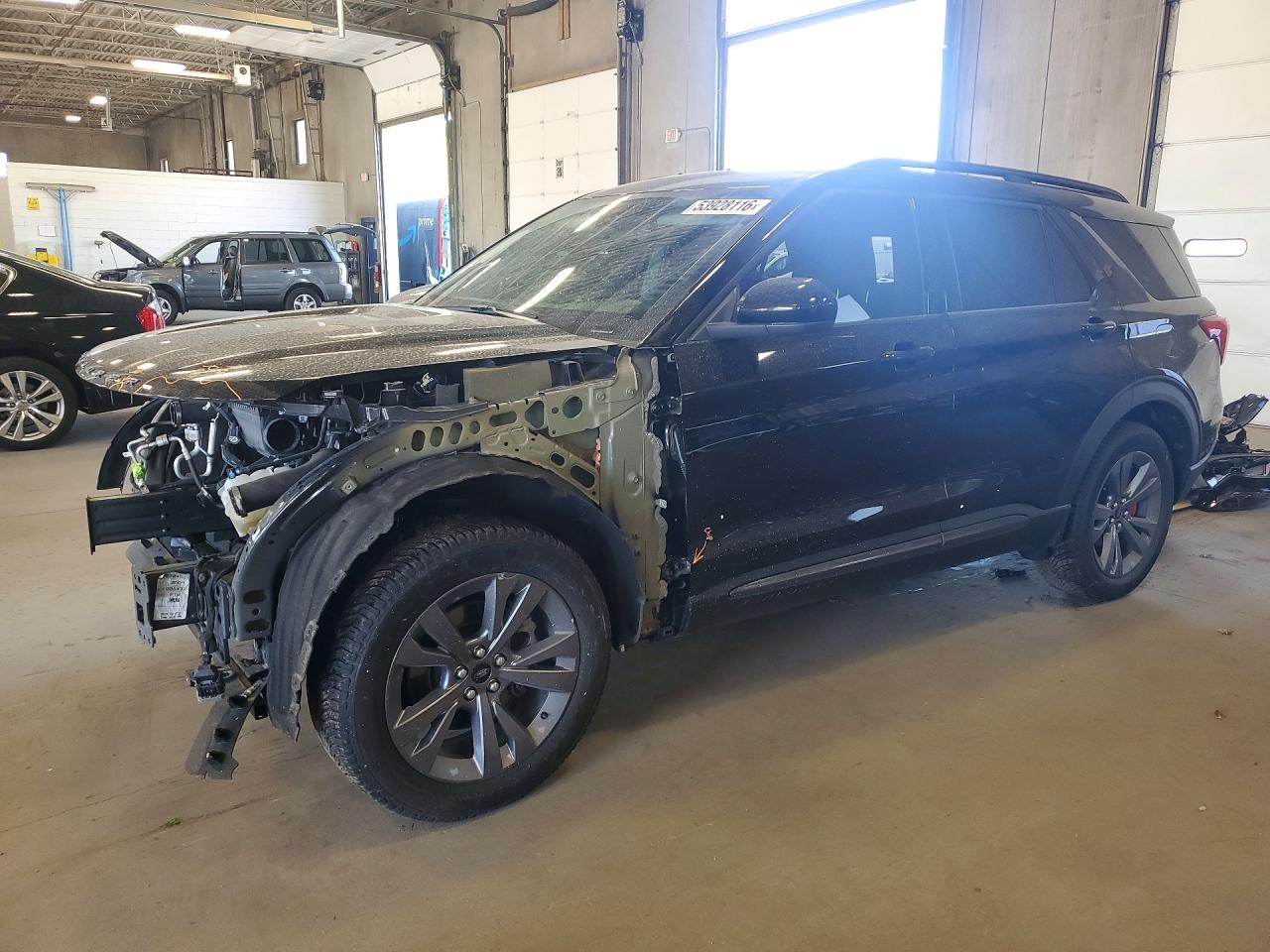 Salvage Ford Explorer Image
